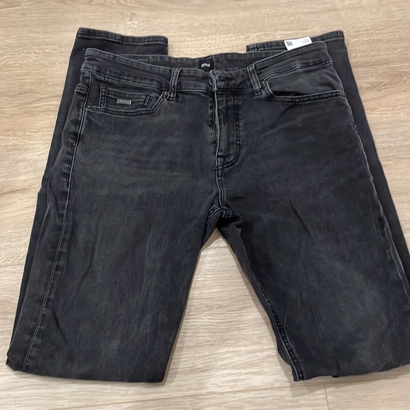 Hugo Boss 32x32 Black Jeans - Picture 2 of 10